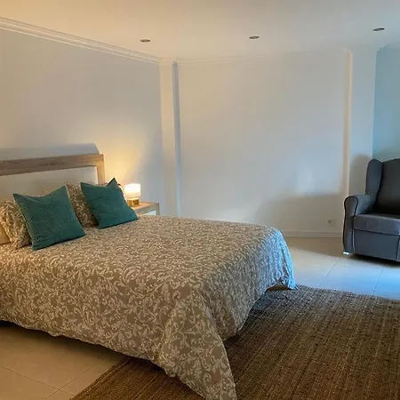 Διαμέρισμα Combarro Suite *